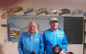 Daniel Hamon et Patrick Lesné, champions doublettes vétérans 2022 du CD22